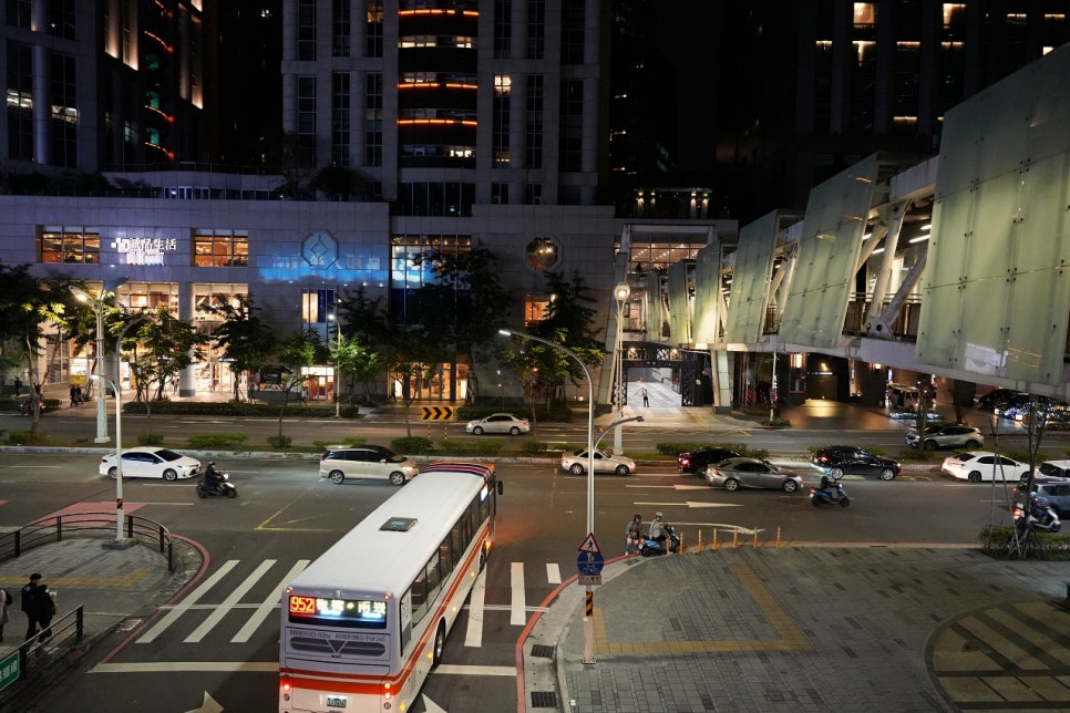 대만 야경 나들이 BANQIAO STATION 반차오역 쇼핑몰