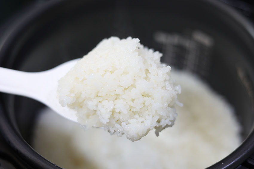 향기나는쌀 구수하고 찰진 쌀명당 명품쌀 400g, 1kg 쌀불리는시간