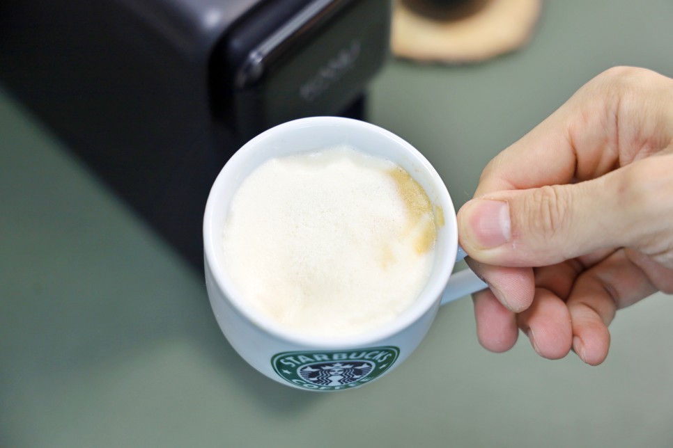 캡슐 커피 머신 카누 바리스타 페블 카페라떼 만들기 홈카페 레시피