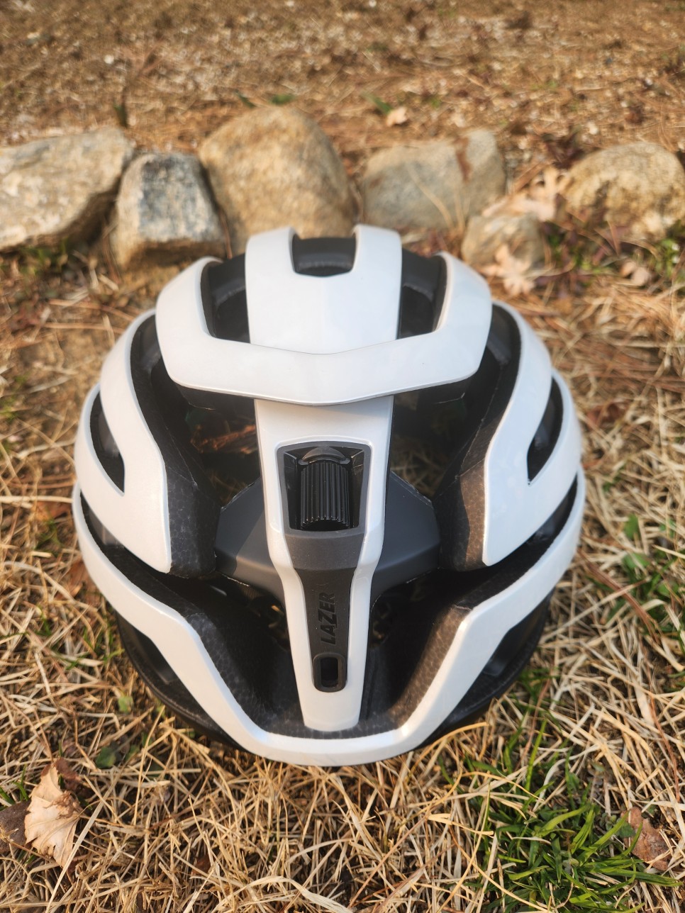 초경량 로드바이크 헬멧 - 레이저 Z1 키네티코어