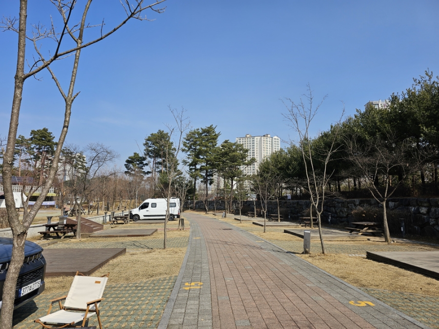 경기도 당일 캠핑 여자끼리 캠핑용 텐트 피칭