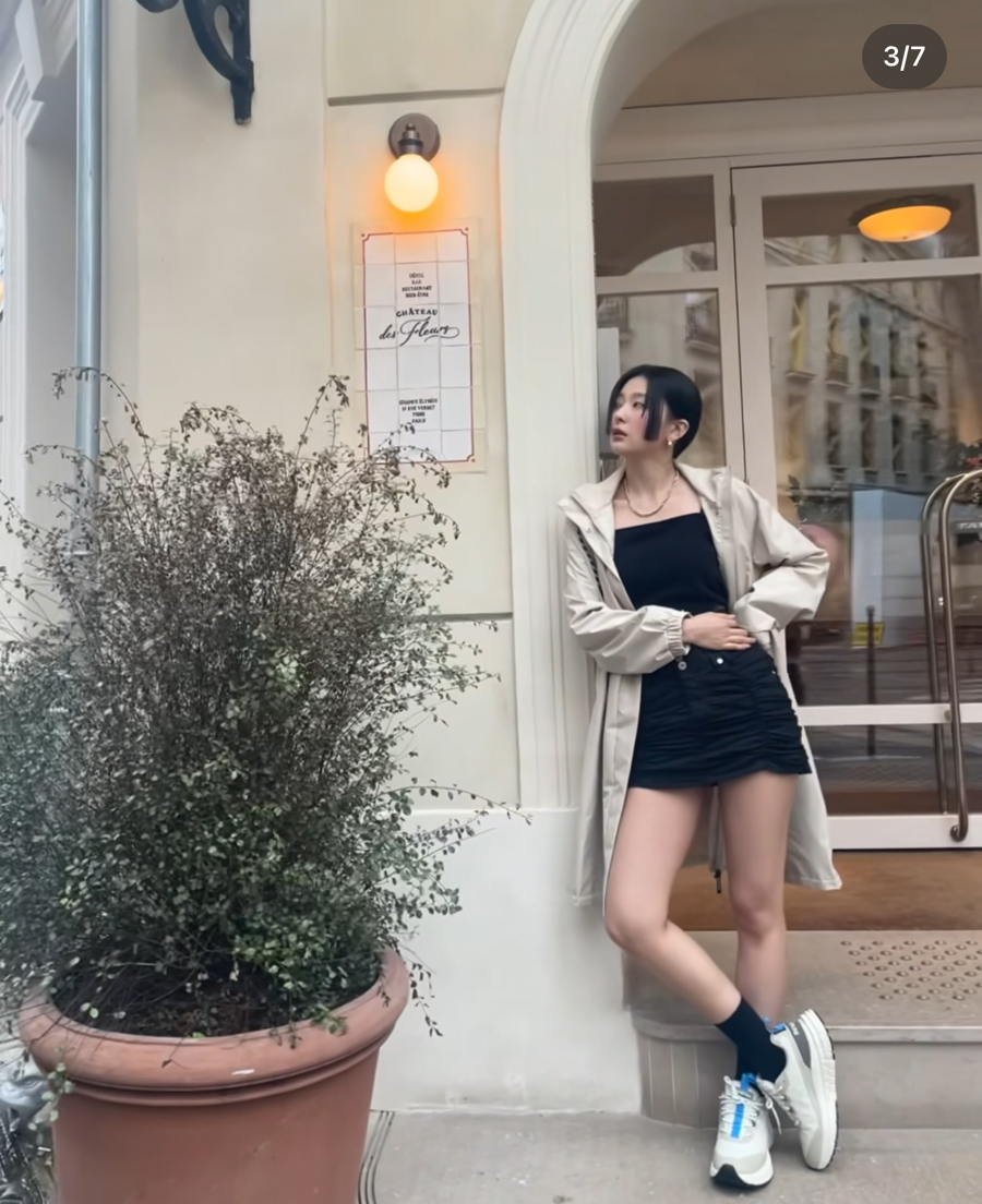 레드벨벳 슬기 여행 패션 속 듀베티카 여성운동화 여성바람막이 추천