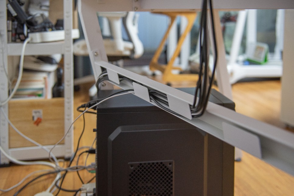 1인용 컴퓨터책상 넓은 제닉스 제로드 제로라인 데스크 1600 전선정리로 깔끔~