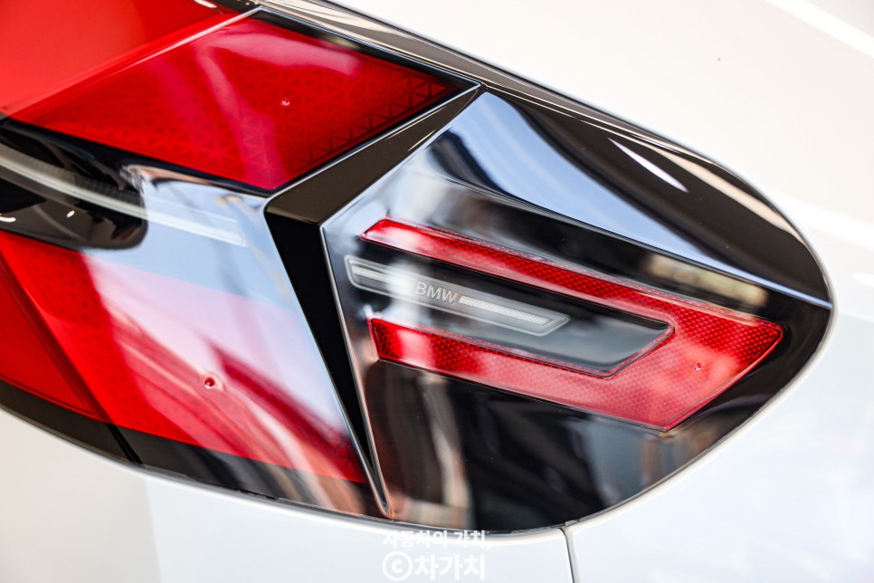 2024 BMW X5 50e 플러그인 하이브리드 전기차 모드로만 100km 주행, 가격은 얼마일까?