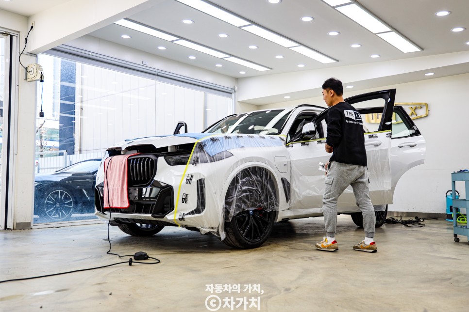 2024 BMW X5 50e 플러그인 하이브리드 전기차 모드로만 100km 주행, 가격은 얼마일까?