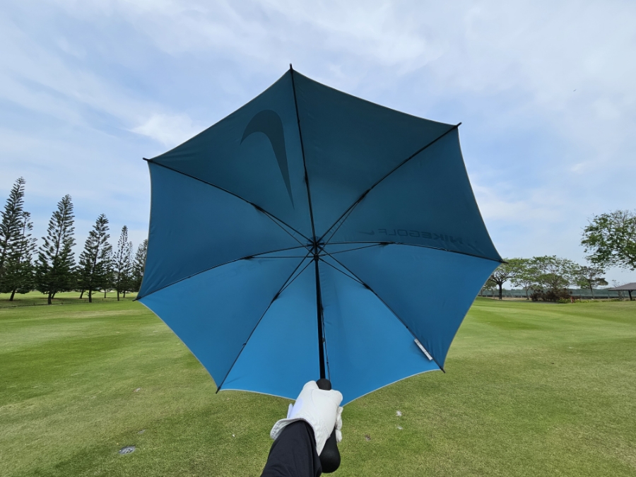 골프 필드 라운딩 준비물 골프용품 경량 우산 해 날 때 써도 좋아요