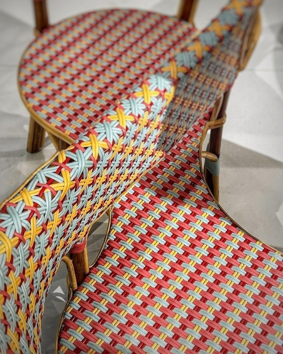 라탄 의자 염색 공예로 탄생한 수공예 예쁜 인테리어 의자
