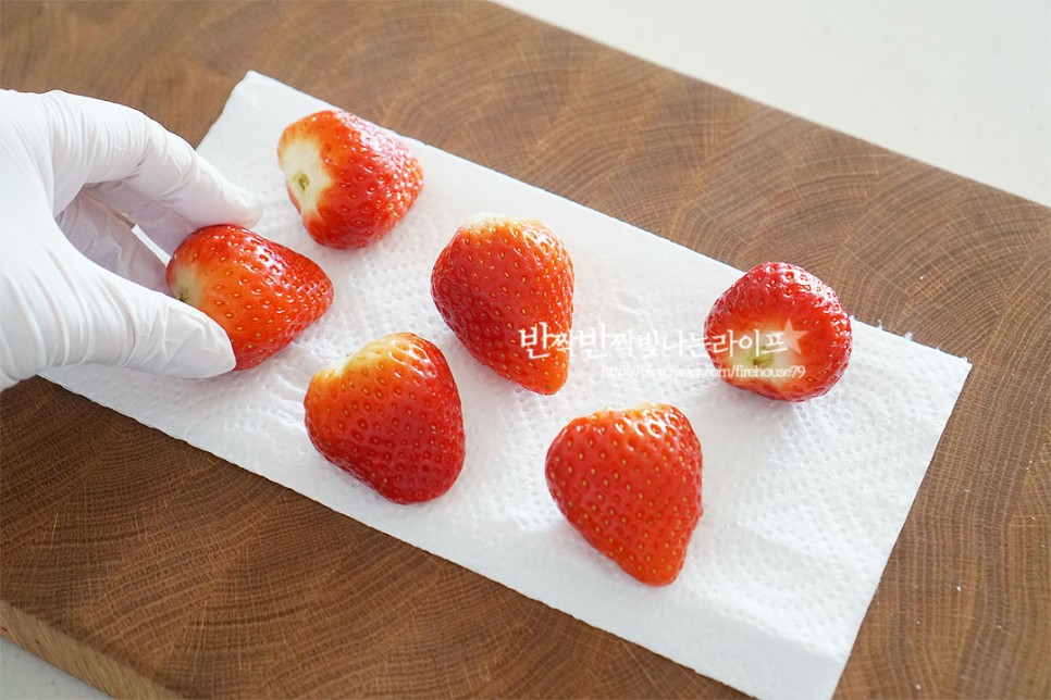 탕후루 만드는법 종이컵 전자레인지 딸기 탕후루 만들기