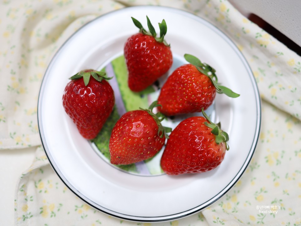 딸기 세척 식초 씻는법 제철시기 100g 칼로리