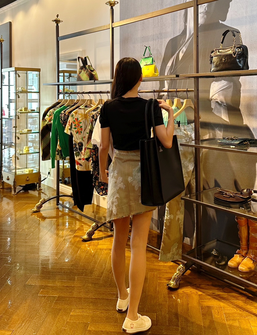 도쿄 쇼핑리스트 브랜드: 일본 비비안웨스트우드 옷, 가디건, 가방, 지갑, 목걸이 #시부야 자유여행!
