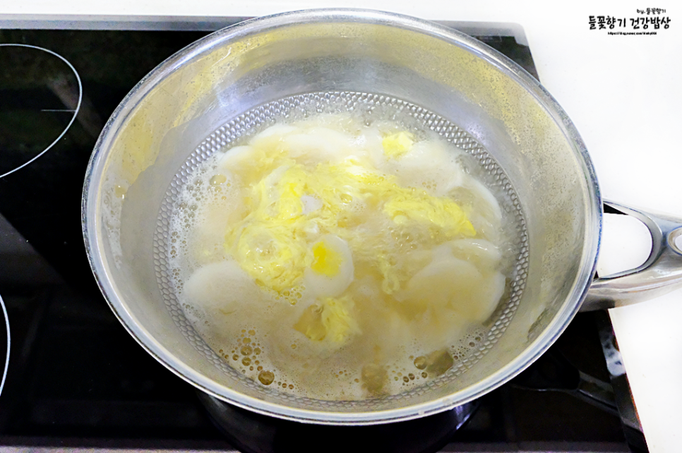 간단 떡국 끓이는법 계란 떡국 레시피 떡국떡 요리