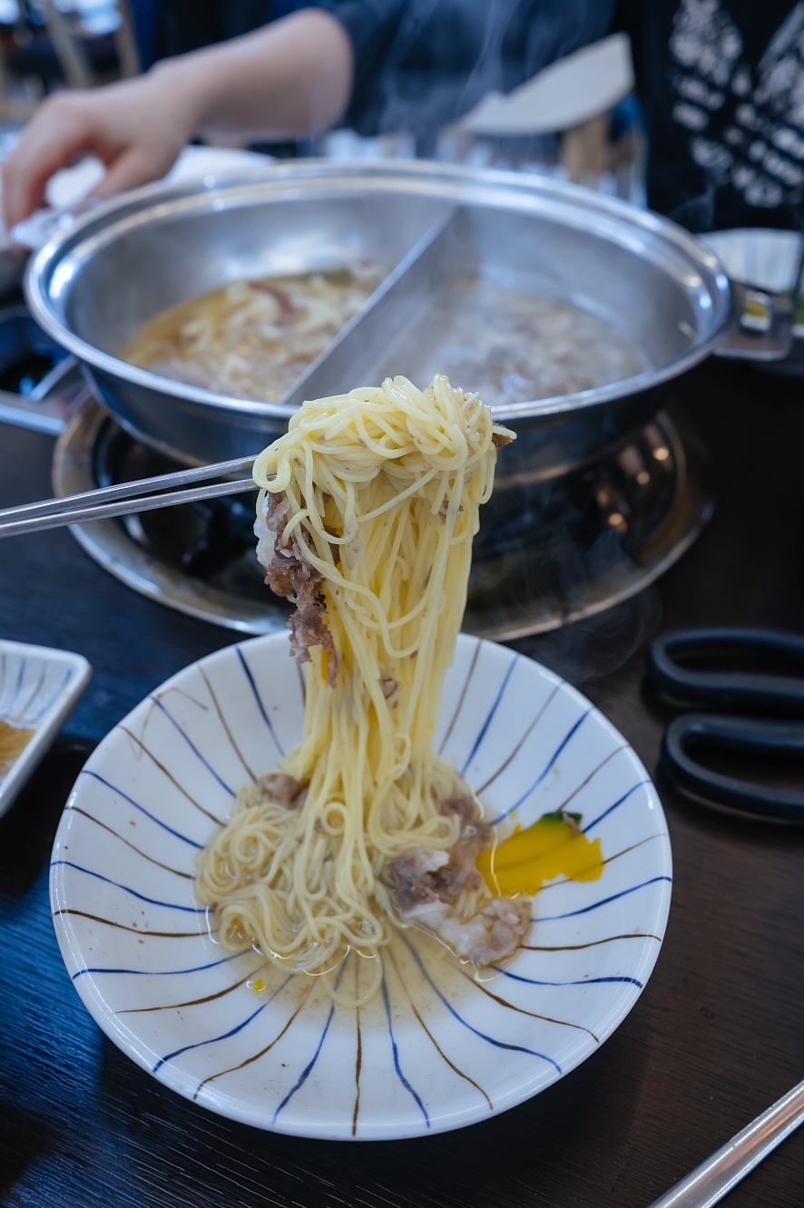 은평구 응암역 편백찜 소고기 샤브샤브 무한리필 편편집 응암점 맛집 후기