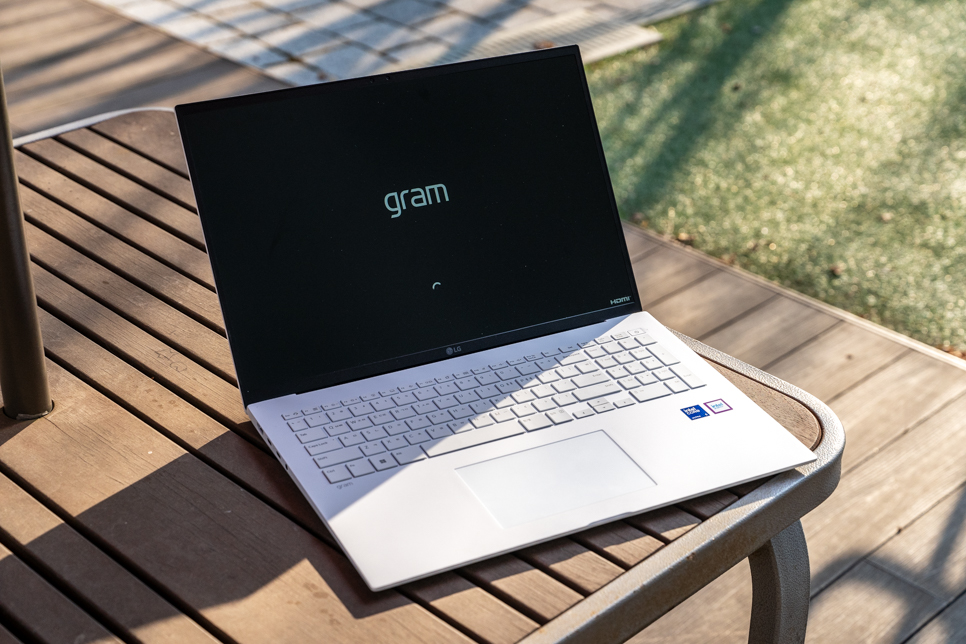 LG그램 2024 가벼운 사무용 17인치 노트북 추천엔 17ZD90SU-GX56K