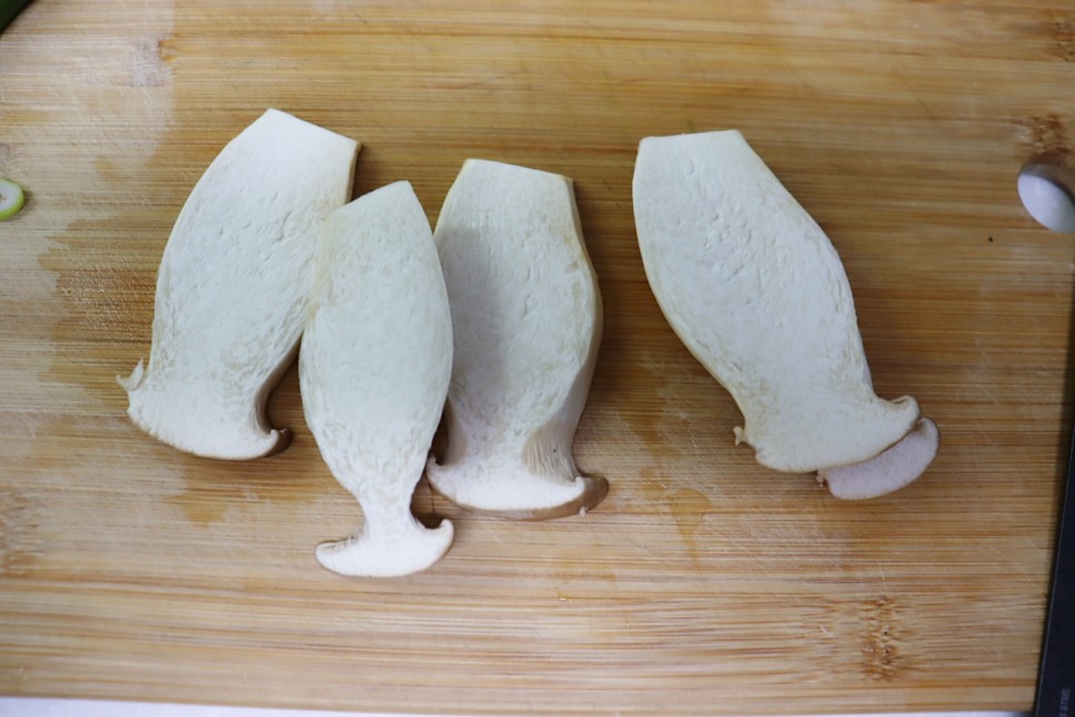 새송이버섯볶음 만드는 법 새송이버섯볶음 레시피 버섯요리 만들기 쉬운 반찬