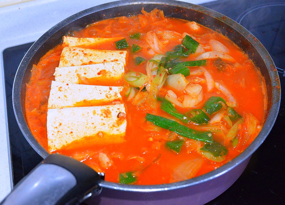 돼지고기 목살 김치찌개 맛있게 끓이는법 김치찌개 레시피