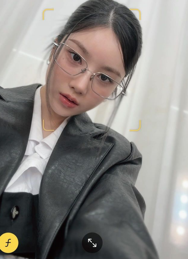 권은비 여자 연예인 안경 유행 실버 안경테 추천 가격은?