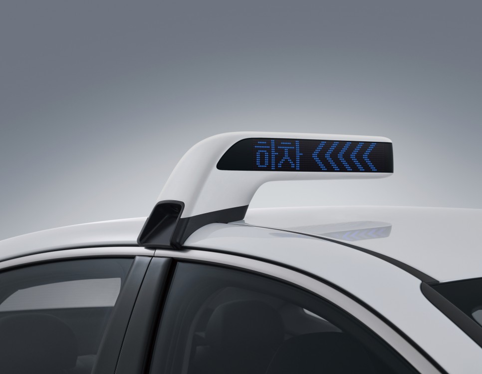 스마트 택시 표시등이 적용된 현대 쏘나타 택시 출시, 가격은 2,254만 원 부터...