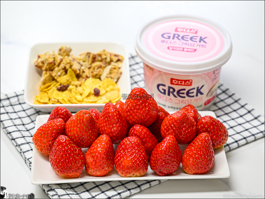 후디스 그릭요거트 바크 만들기 제철과일 건강 간식 다이어트 딸기요리