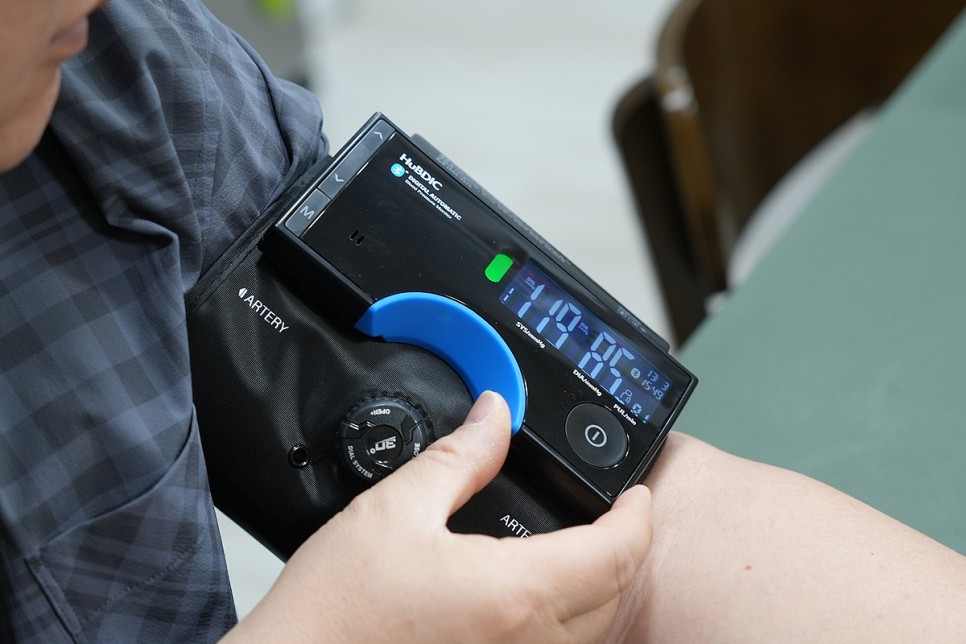 전자혈압계 휴비딕 자동혈압기 필수 가정용혈압측정기 HBP-20A