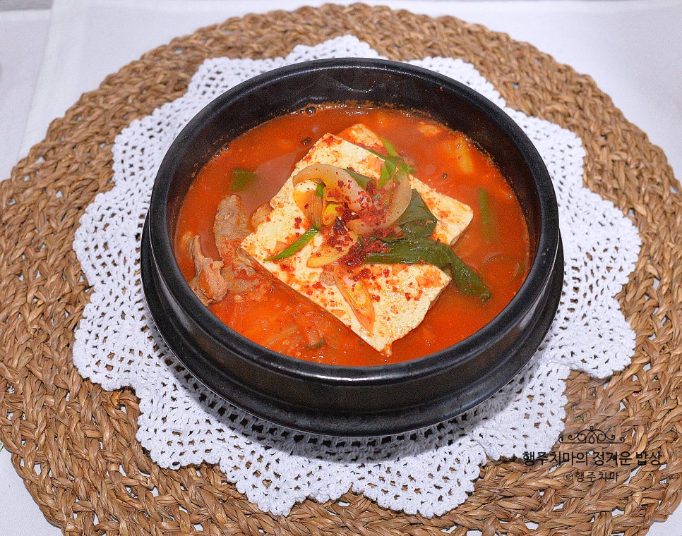 돼지고기 목살 김치찌개 맛있게 끓이는법 김치찌개 레시피