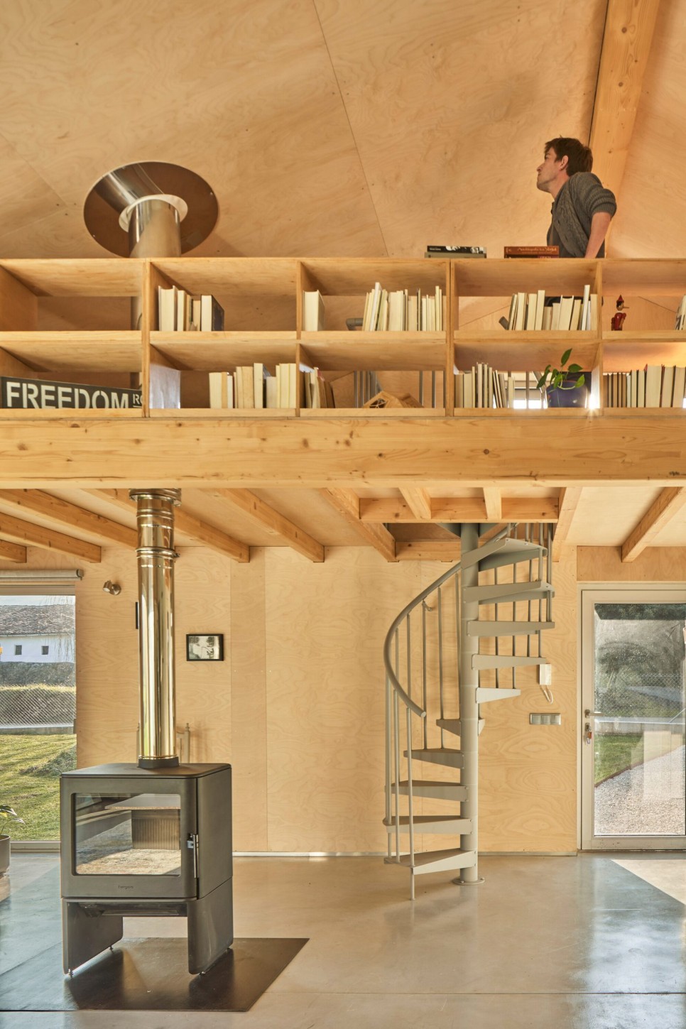 석조 주택? 코르크 패널 외장 목조 전원주택, The Cork and Wood House by Gurea Arquitectura Cooperativa
