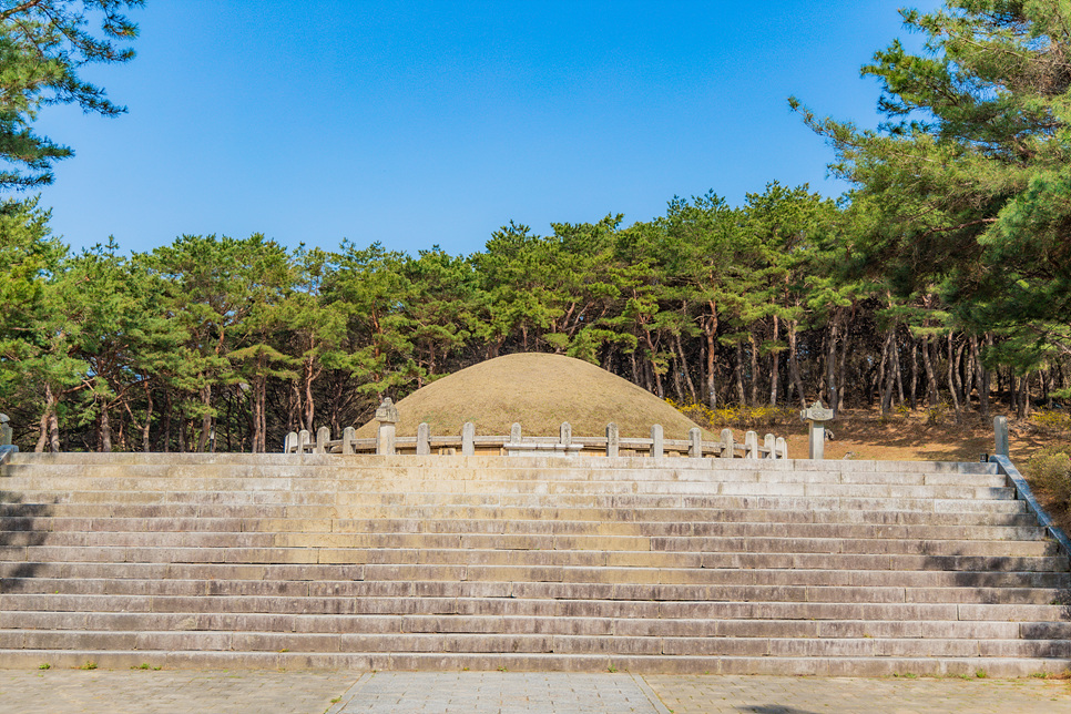 경주국립공원 화랑지구 송화산 김유신 장군묘