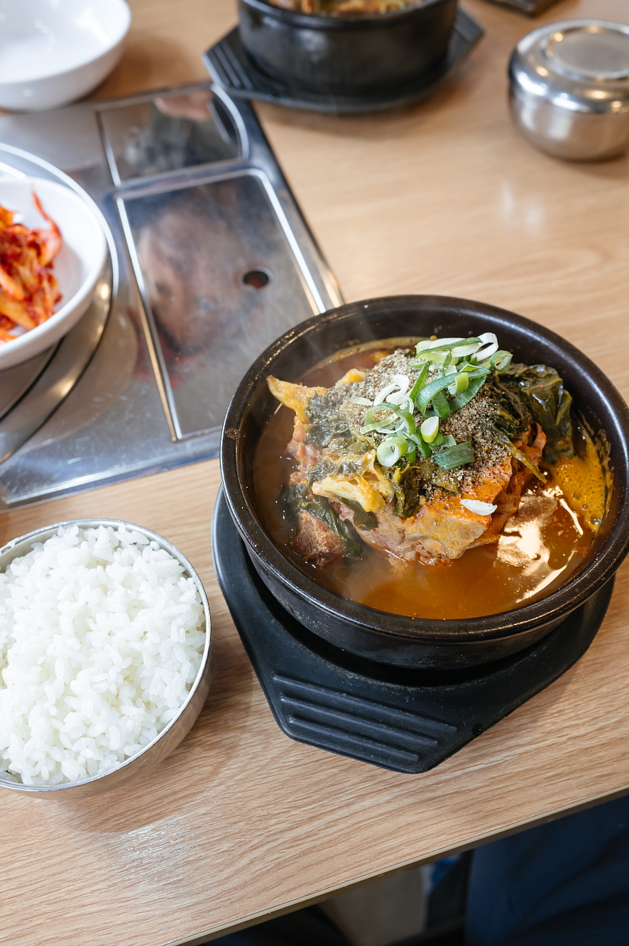 은평구 역촌역 진짜 등뼈해장국 서부청기와감자탕 맛집 후기