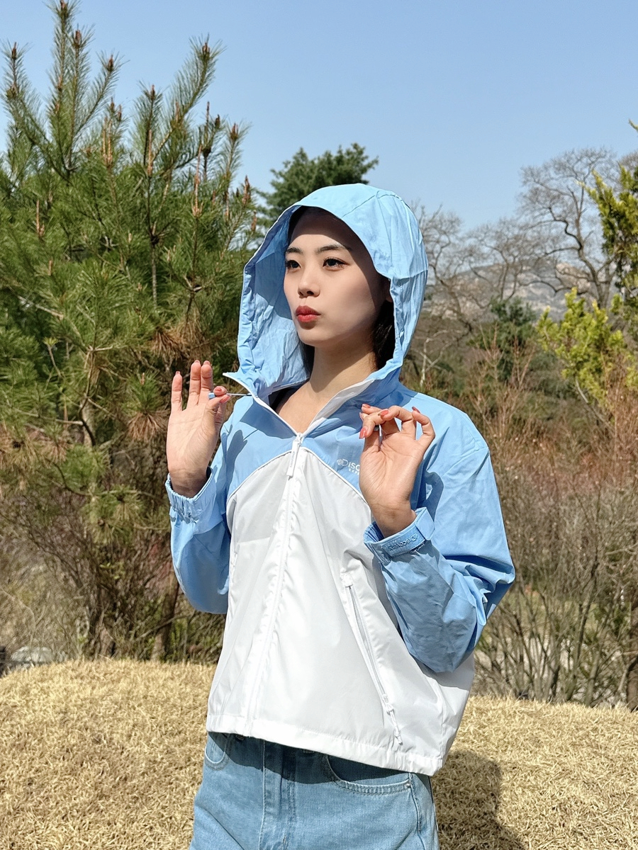 디스커버리 여성 바람막이 추천! 청량한 블루 봄 크롭 자켓 코디❤️