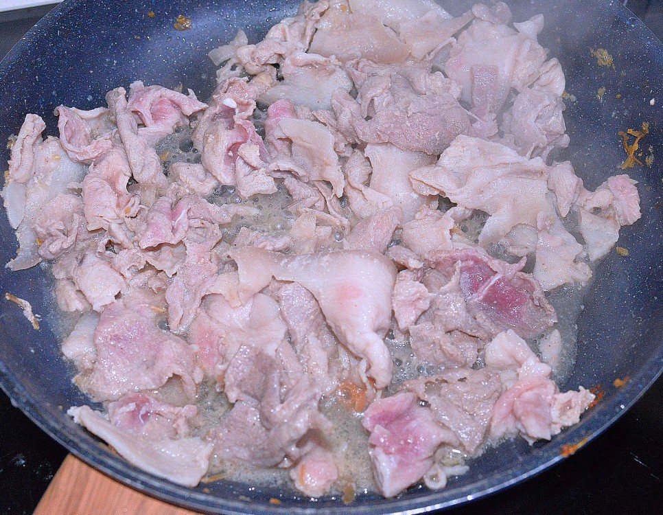 김치 제육볶음 만들기 김치 두루치기 제육볶음 레시피 돼지고기 앞다리살 김치볶음 만드는법