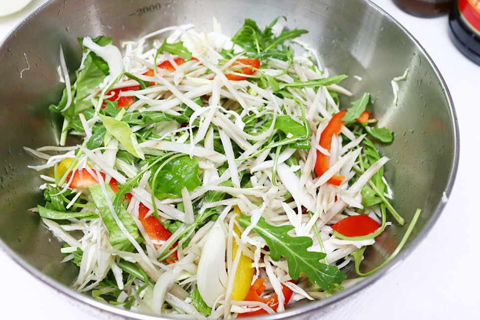우엉 루꼴라 샐러드 만들기 야채 재료 다이어트 샐러드 드레싱 들깨소스 만들기
