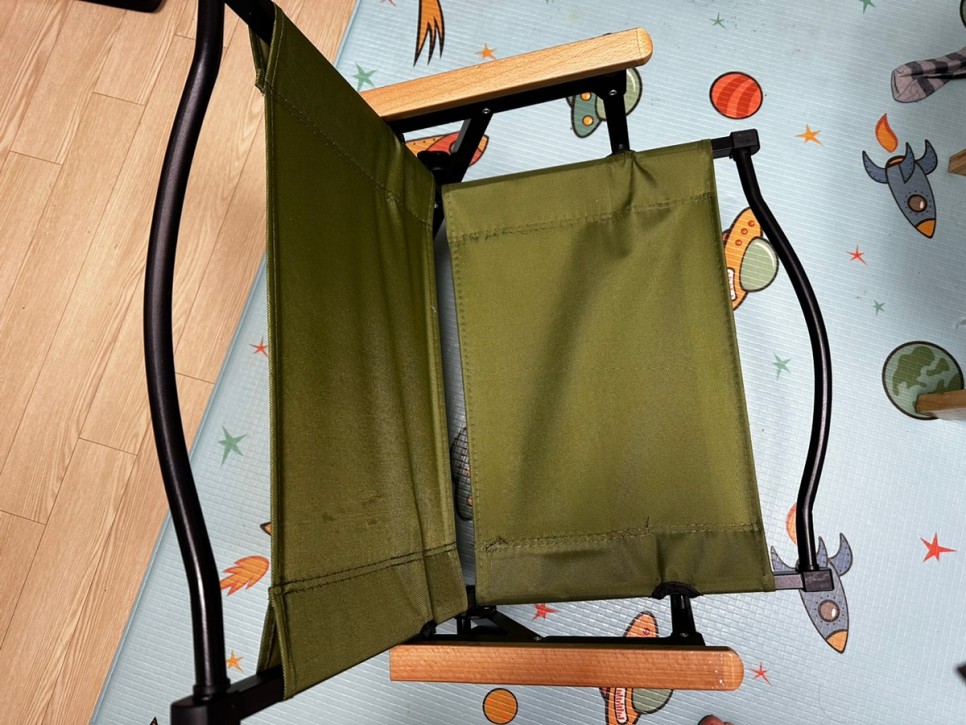 캠핑의자 리브리움 미니캠핑체어 편하게 접고 펴는 의자