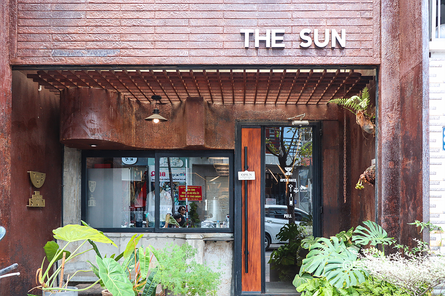혼자 해외여행 조용한 나트랑 시내 카페 THE SUN