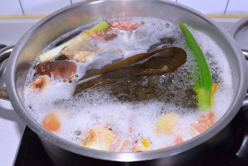 맑은 콩나물국 끓이는법 시원하고 개운한 콩나물국 레시피( 멸치육수내는법 )