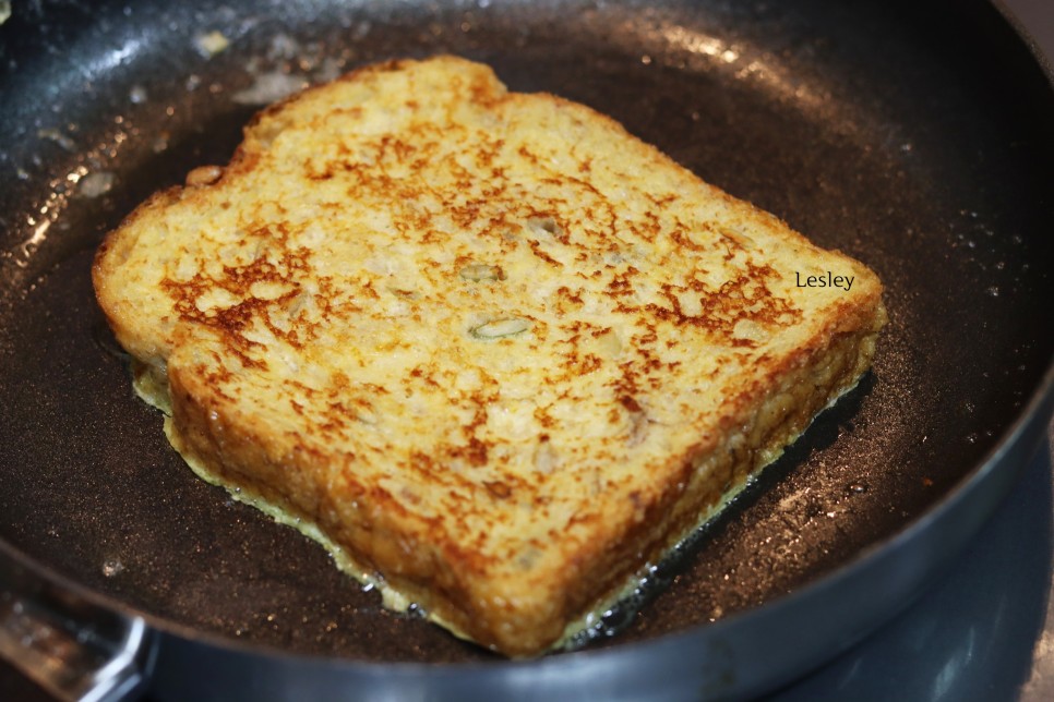 카페 프렌치 토스트 레시피 블루베리잼 버터토스트 만들기