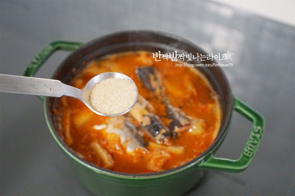 꽁치통조림김치찌개 레시피 백종원 꽁치 김치찌개 맛있게 끓이는법