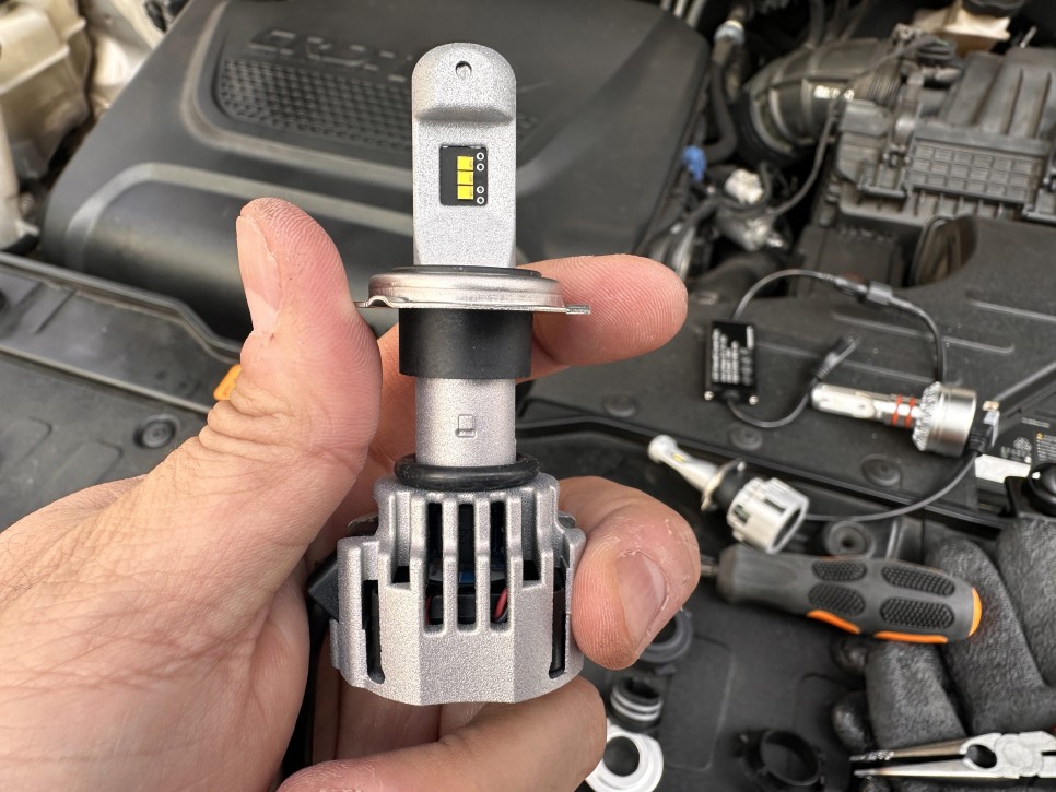 쏘렌토R 자동차 인증 LED 헤드라이트 복원 비용과 정기검사 HID 오토 전조등 / 상향등 / 하향등 / 미등 표시 구분은?