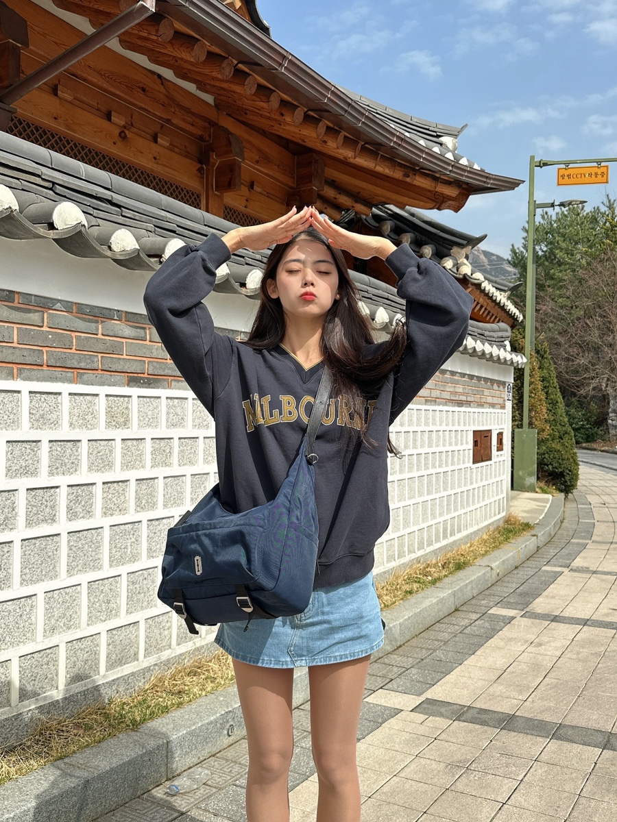 여자 봄 코디 24SS 스타일링, 앤유 스웻셔츠 & 분크 호보 숄더백 쇼핑 HAGO❤️