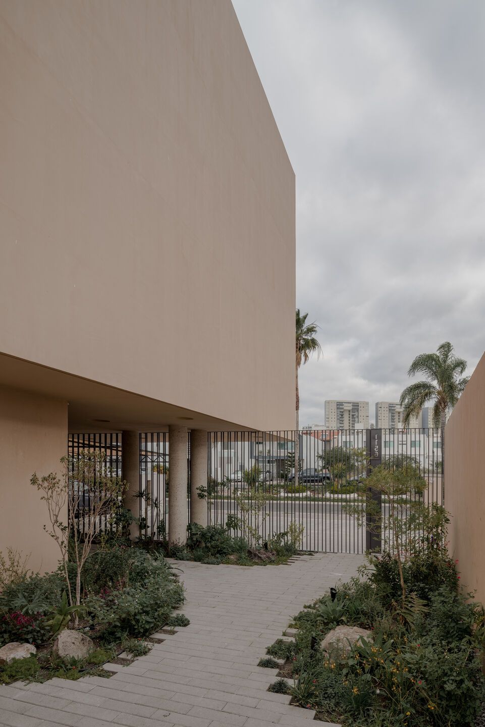 사색과 명상 그리고 힐링을 위한 주거, Casa Aguilar by Taller Segovia Molina