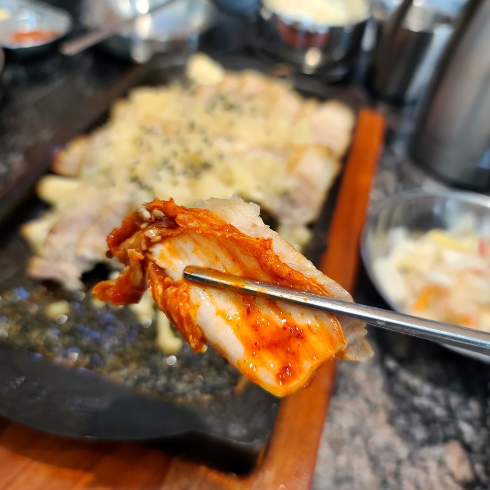 광교 점심 맛집 부마보쌈족발 철판마늘보쌈 정식 추천 칼국수 새우튀김