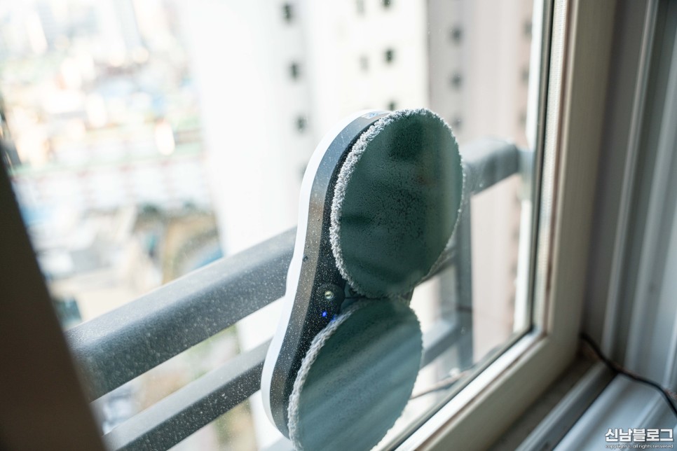 아파트 베란다 유리창 로봇청소기 파워가드 사용 후기