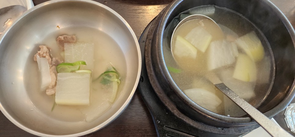 옛날식 불고기판에 불고기와 육수가 가끔 입맛을 땡긴다