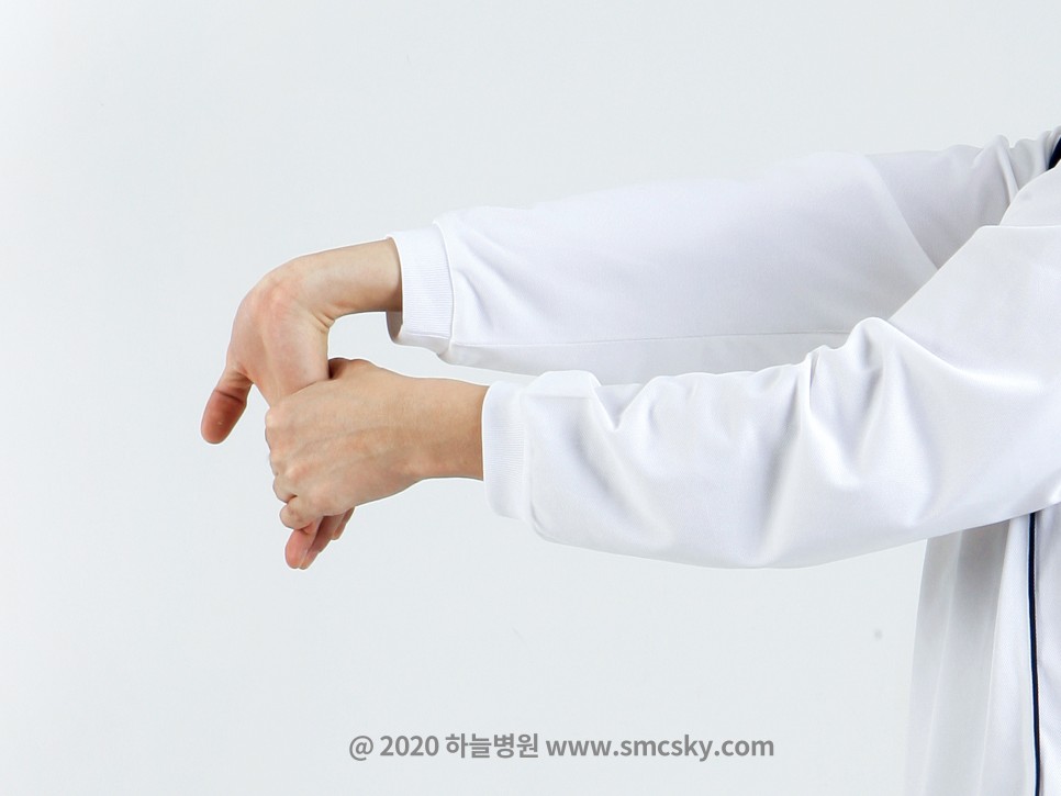 손저림 손목통증 원인은? 손목터널증후군 증상 및 스트레칭 테이핑 방법