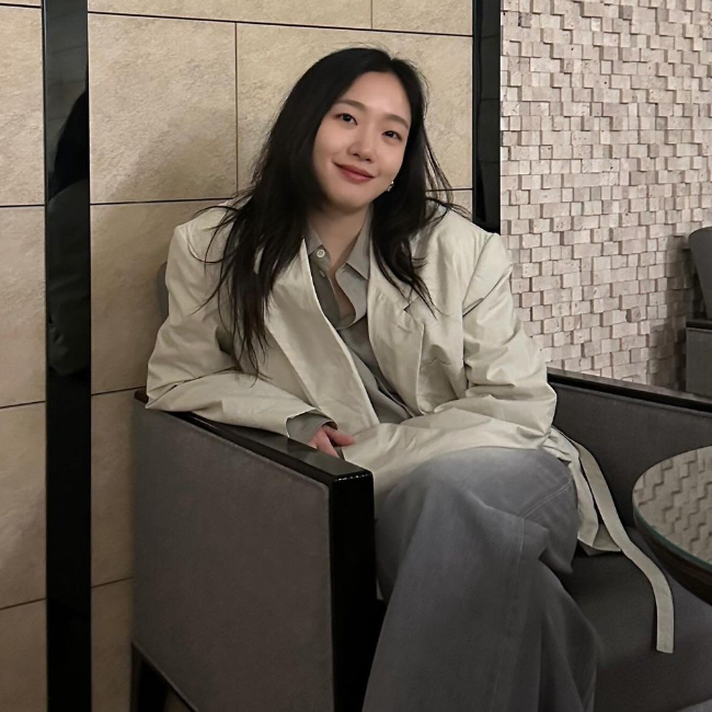 김고은 패션 난리난 파묘 여자 자켓 코디 가격은?