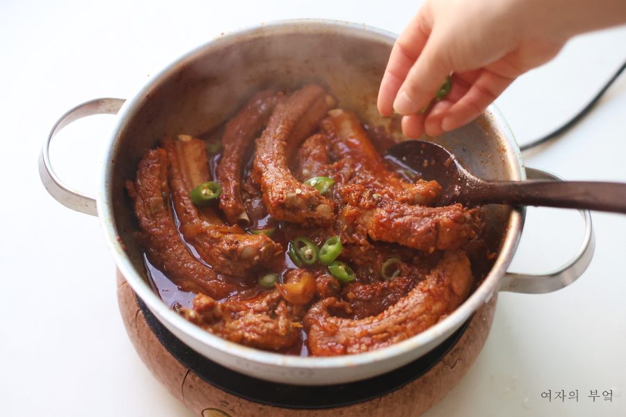 편스토랑 류수영 돼지갈비찜 레시피 양념 매운 돼지 등갈비찜 레시피 만들기