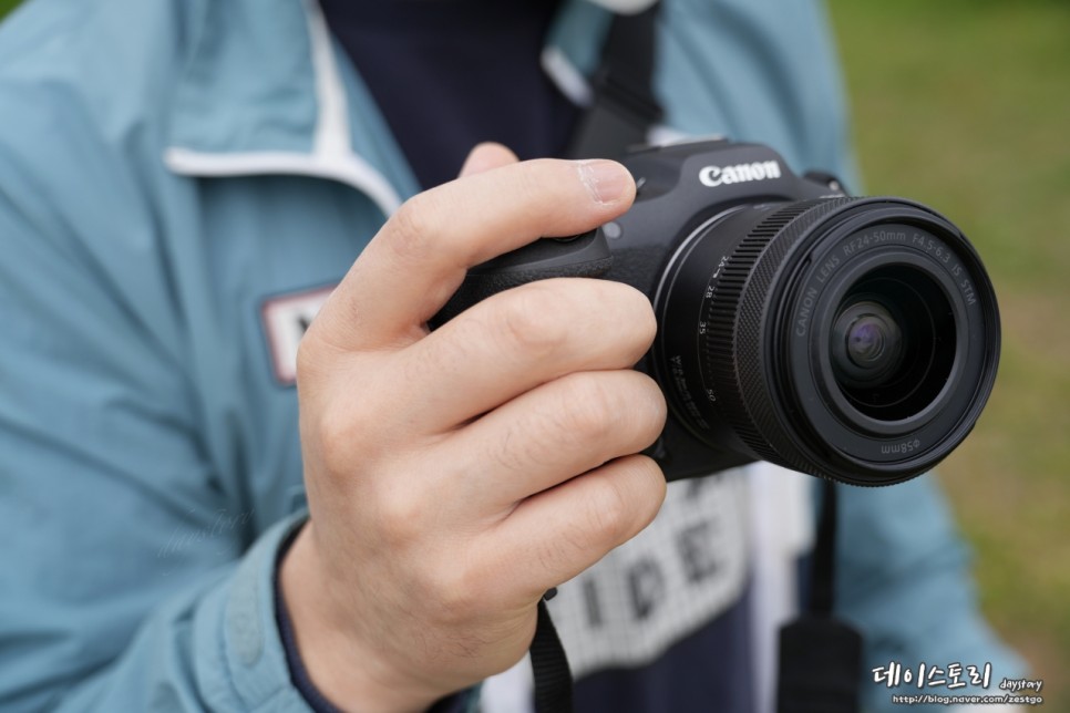 브이로그 카메라 캐논 EOS R7 화질과 연사가 매력적인 크롭 미러리스