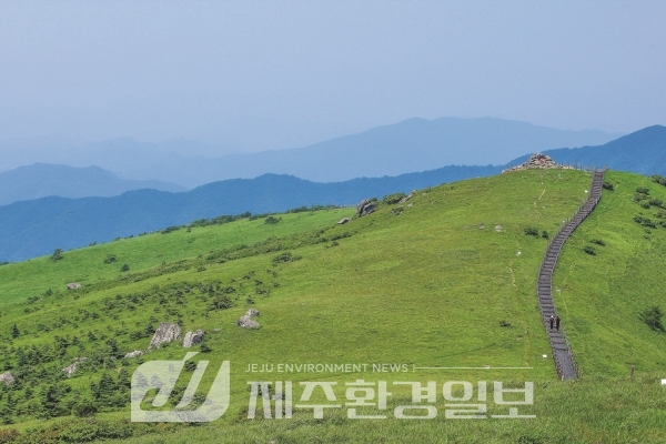꼭 한 번 도전해 볼 ‘우리나라 100대 명산’, 최신판 나왔다