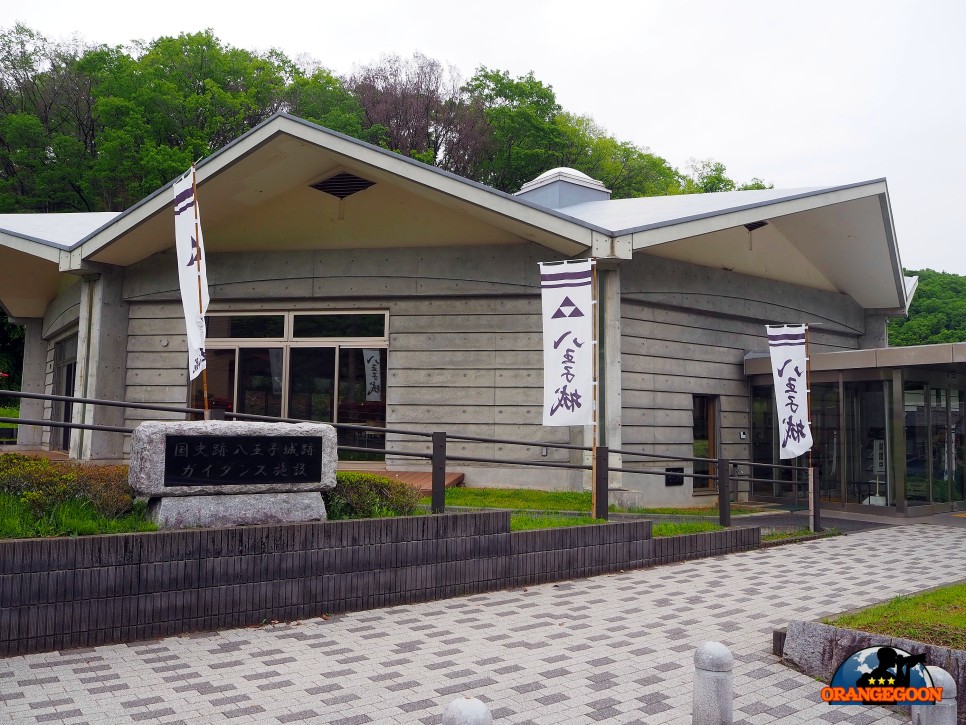 (일본 도쿄도 하치오지 / 하치오지 성터, 타키야마 성터) 하치오지성 전투를 통해 도요토미 히데요시가 함락시켰던 성. 하지만 지금은 하치오지의 대표 전망대