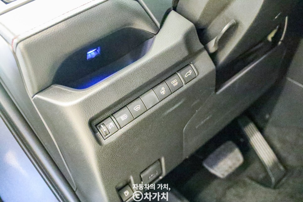 토요타의 인기 SUV 라브4 하이브리드 구경기/풀체인지 (ft. 도요타)