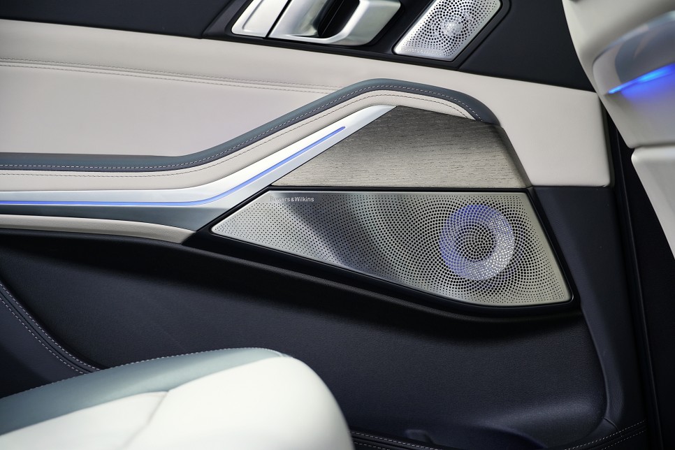 2024 BMW X7 40i LCI 마일드 하이브리드 시승기, 차량협조는 천안사고대차 우솔렌트카