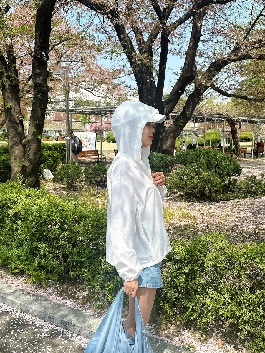 유니클로 포켓터블 UV 파카, 휴대성 & 가성비 좋은 여성 봄 자켓